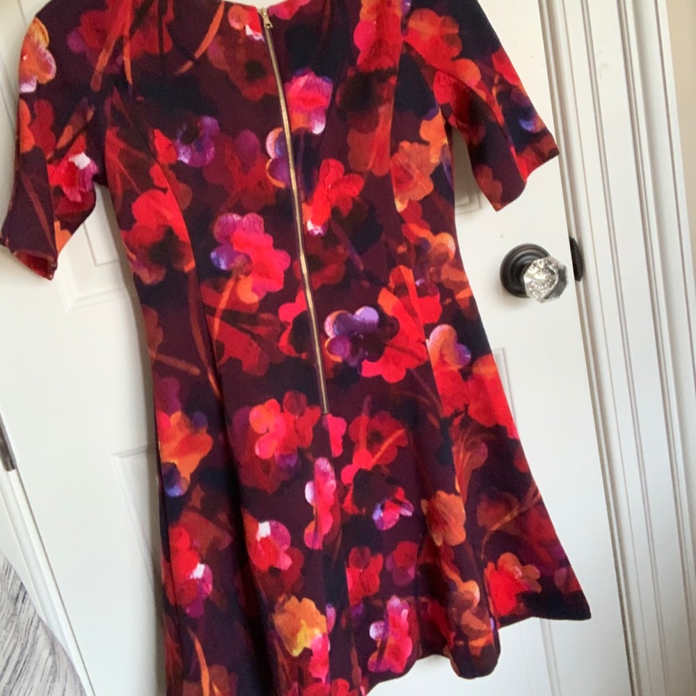 MAGGIE LONDON wide shoulder dress